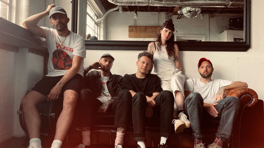 exlovers 復活&来日記念インタビュー 11年を経て再び輝く『Moth』の美